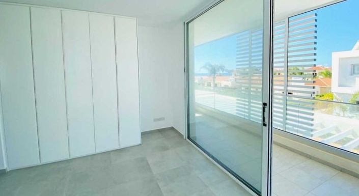 Image No.3-Maison de 3 chambres à vendre à Peyia