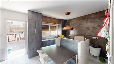 c1fb7e60-6ba7-402f-9232-31c415fbdb18