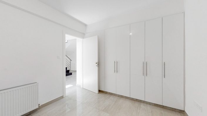 Image No.10-Maison de 5 chambres à vendre à Kissonerga