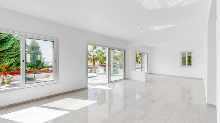 Image No.4-Maison de 5 chambres à vendre à Kissonerga