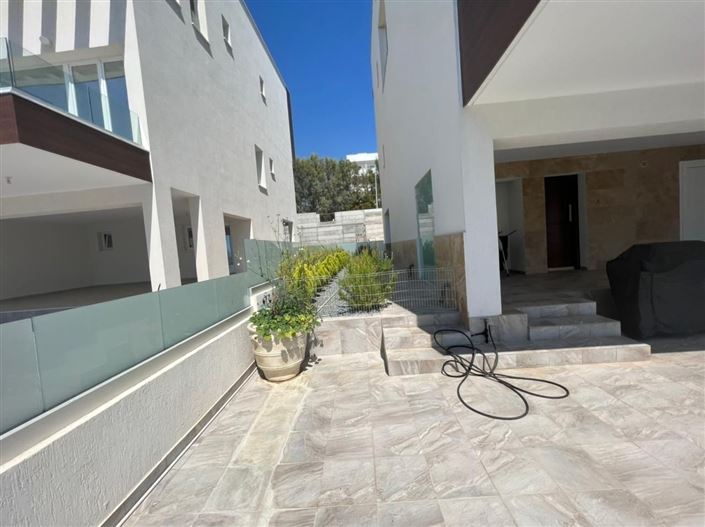 Image No.17-2 Bed Apartment for sale