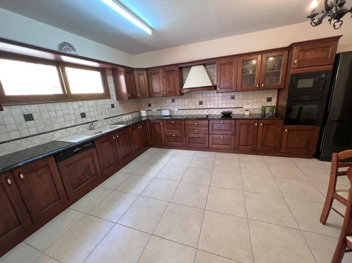 Image No.3-Maison de 4 chambres à vendre à Tala