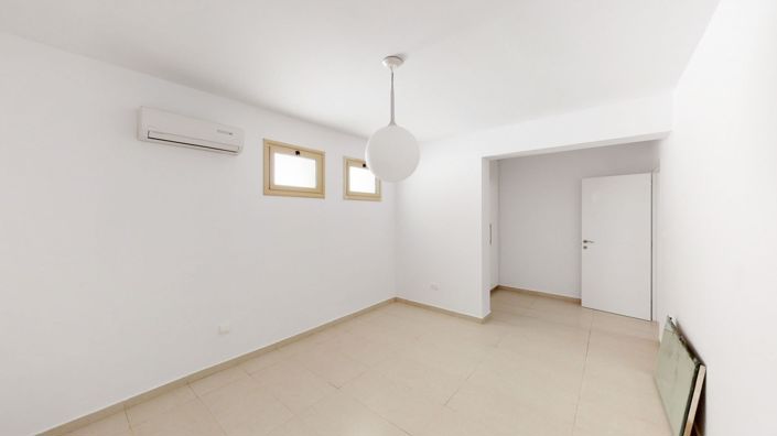 Image No.15-Maison de 4 chambres à vendre à Kissonerga