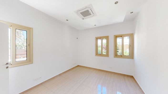 Image No.8-Maison de 4 chambres à vendre à Kissonerga