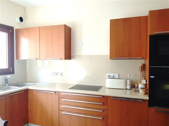 Image No.6-3 Bed House for sale