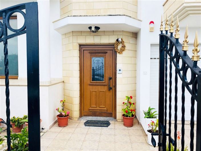 Image No.2-Maison de 7 chambres à vendre à Empa