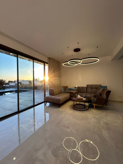 Image No.2-Maison de 4 chambres à vendre à Chlorakas