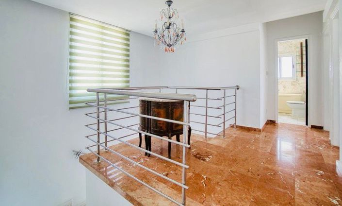 Image No.16-5 Bed House for sale