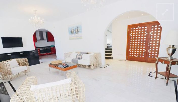 Image No.9-5 Bed House for sale