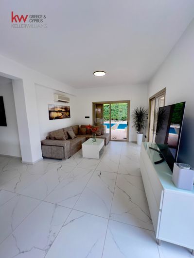 Image No.3-Maison de 3 chambres à vendre à Peyia