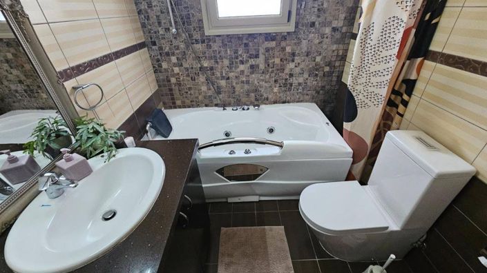 Image No.19-Maison de 5 chambres à vendre à Polemi