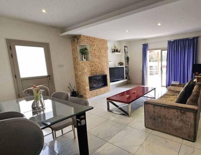 Image No.4-Maison de 5 chambres à vendre à Polemi