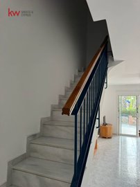 fe57726b-f0bf-429e-a627-7656350e66a3