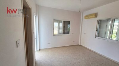 a772bd33-b6e2-4341-8087-a2486edf5f82