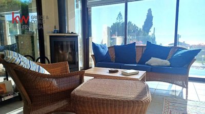 03e164b8-1dec-44ad-8768-f217dbd8d4d7