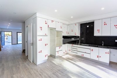 1987-339361-0086b5b4f2b294297643049c268e89554