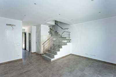 1987-349669-0086b5b4f2b294297643049c268e89554