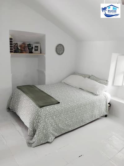 Image No.27-4 Bed House for sale