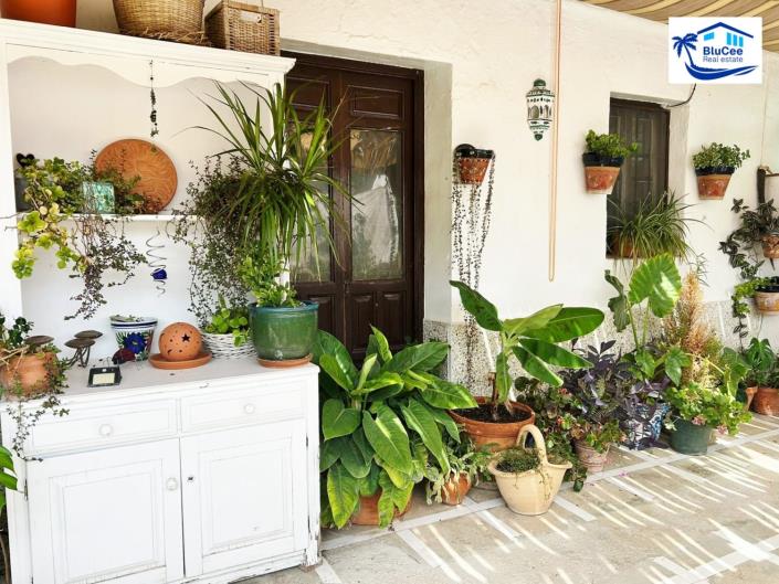 Image No.37-4 Bed House for sale