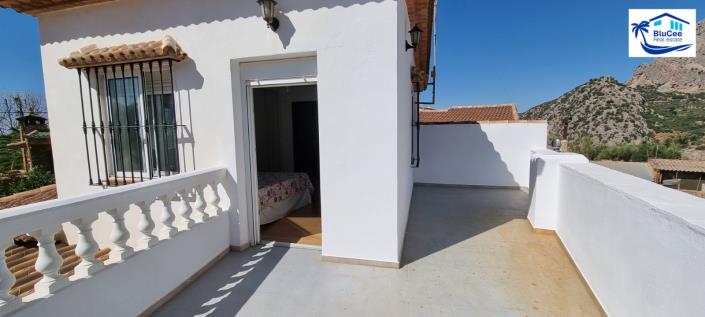 Image No.29-2 Bed Semi-Detached for sale