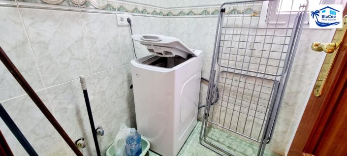 Image No.40-2 Bed Semi-Detached for sale