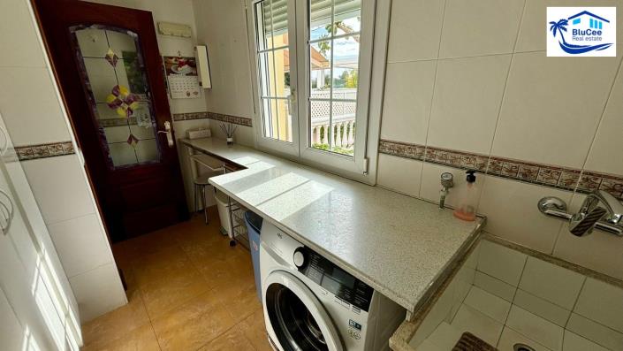 Image No.19-6 Bed House/Villa for sale