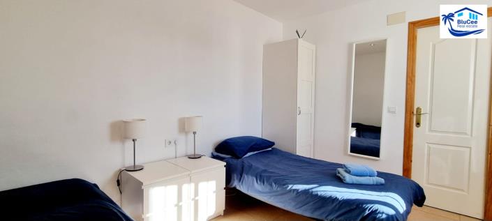 Image No.12-10 Bed Villa / Detached for sale