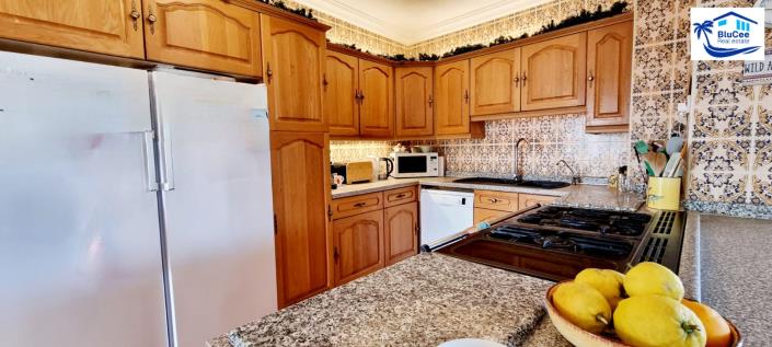 Image No.39-10 Bed Villa / Detached for sale