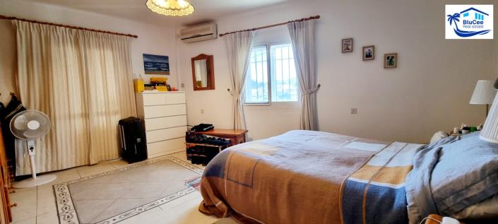 Image No.44-10 Bed Villa / Detached for sale