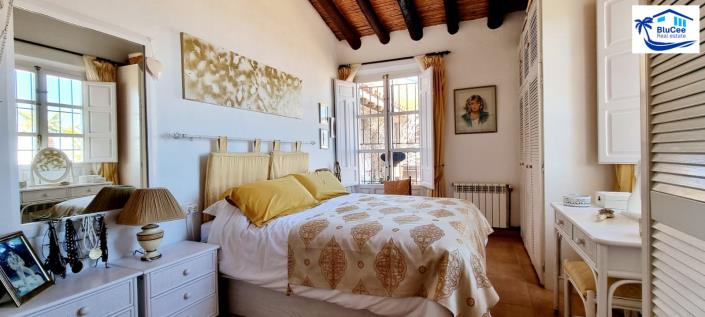 Image No.32-3 Bed Villa for sale