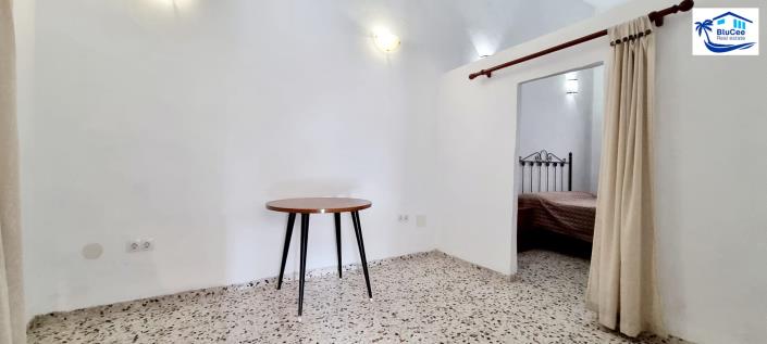 Image No.8-2 Bed House for sale