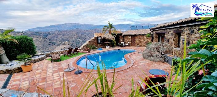 Image No.2-Maison / Villa de 6 chambres à vendre à Sayalonga