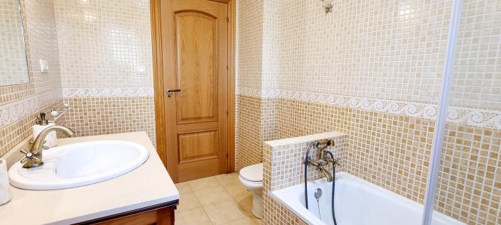 Image No.28-5 Bed Villa for sale