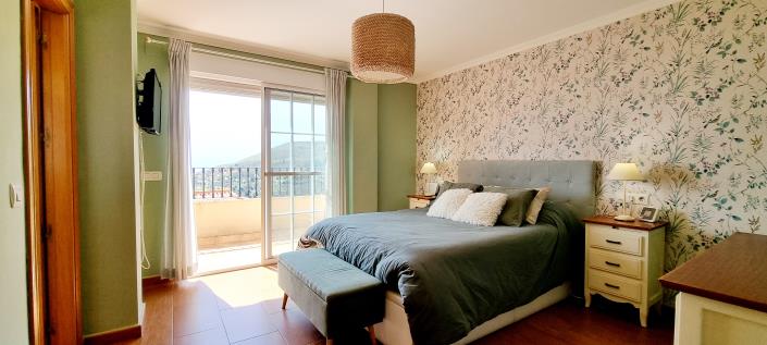 Image No.15-5 Bed Villa for sale