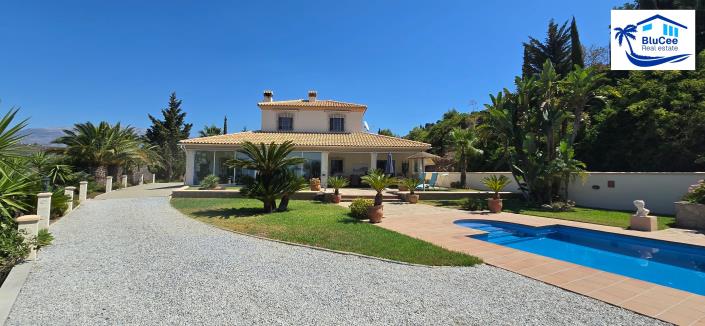 Image No.3-3 Bed Villa for sale