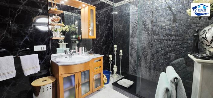 Image No.23-3 Bed Townhouse for sale