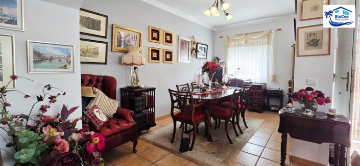 Image No.10-3 Bed Townhouse for sale