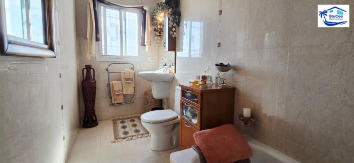 Image No.29-3 Bed Townhouse for sale