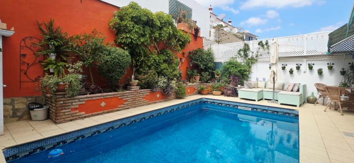 Image No.35-3 Bed Townhouse for sale