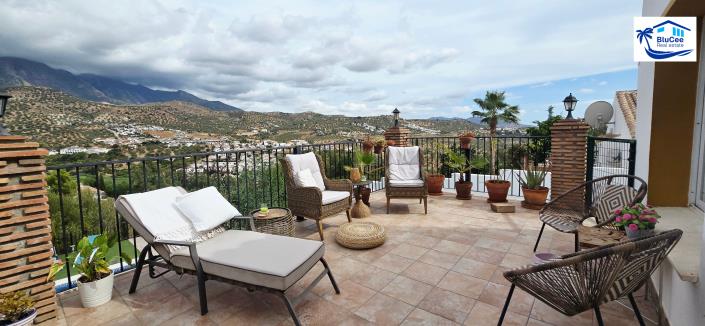 Image No.9-3 Bed Chalet for sale