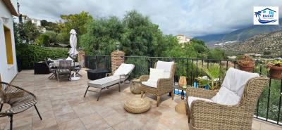 For-sale-house-with-stunning-views-of-La-Maroma--18-