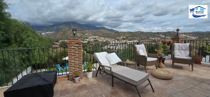 Image No.37-3 Bed Chalet for sale