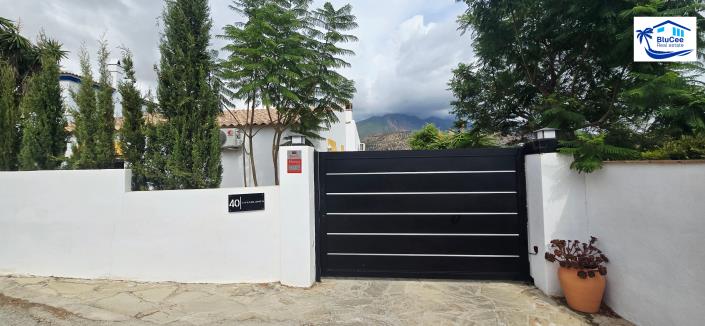 Image No.40-3 Bed Chalet for sale