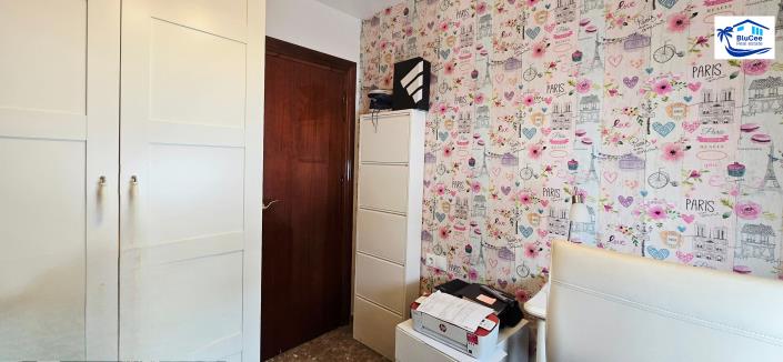 Image No.17-4 Bed Apartment for sale