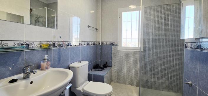 Image No.22-3 Bed Semi-Detached for sale