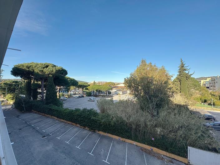 Image No.2-Appartement de 2 chambres à vendre à Le Lavandou