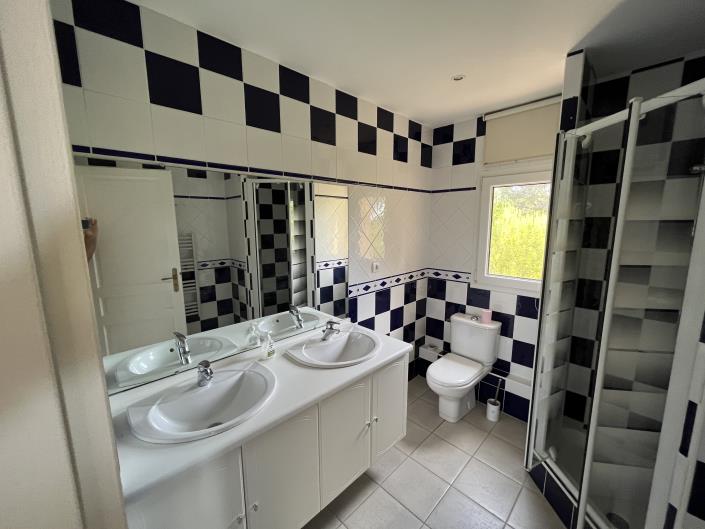 Image No.9-Villa / Détaché de 5 chambres à vendre à Bormes-les-Mimosas