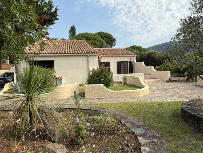 Image No.4-Maison de campagne de 6 chambres à vendre à Bormes-les-Mimosas