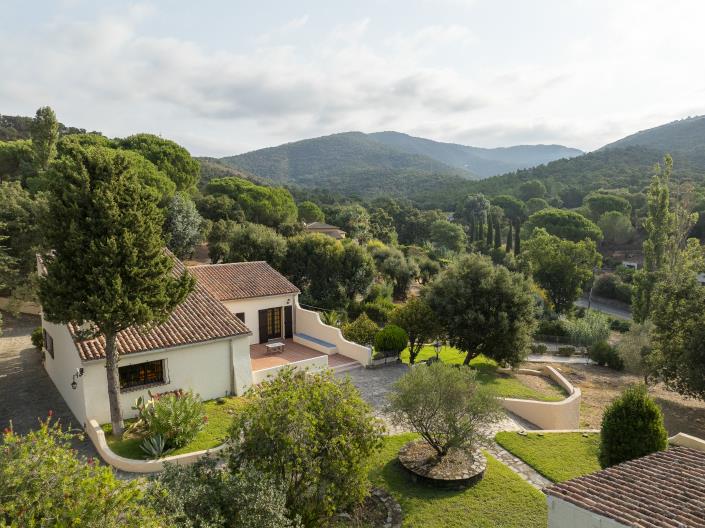 Image No.2-Maison de campagne de 6 chambres à vendre à Bormes-les-Mimosas
