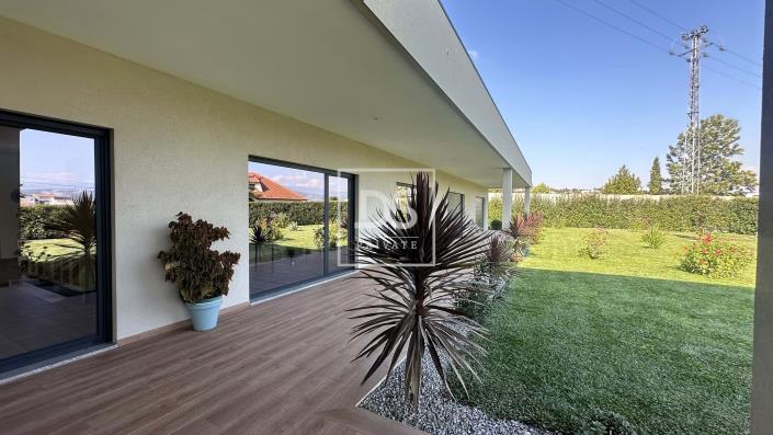 Image No.7-Maison de 4 chambres à vendre à Amarante